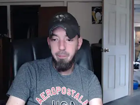 Snapshot of pensguy30 chatting on December 1, 7:41 pm pensguy30 online show from December 1, 7:41 pm