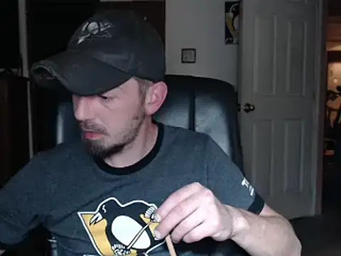 Snapshot of pensguy30 chatting on December 10, 11:40 pm pensguy30 online show from December 10, 11:40 pm