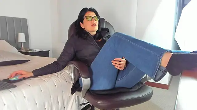 adriana71 online show from December 16, 4:06 am