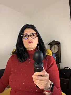 Snapshot of adriana71 chatting on June 13, 3:59 am adriana71 online show from June 13, 3:59 am