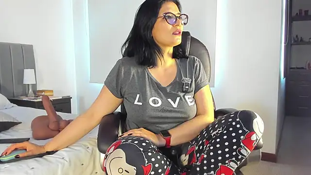 adriana71 online show from April 11, 9:29 pm