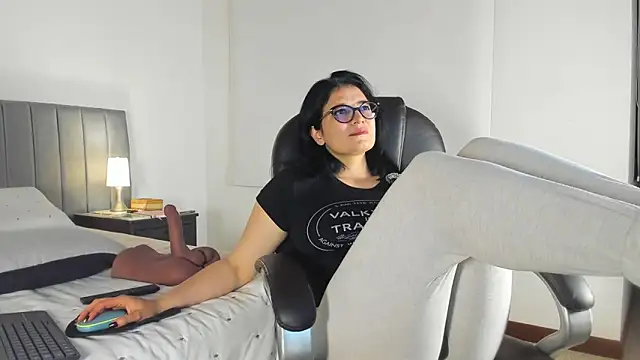 adriana71 online show from April 11, 2:08 am