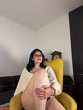 Snapshot of adriana71 chatting on June 11, 3:25 am adriana71 online show from June 11, 3:25 am