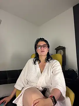 Snapshot of adriana71 chatting on July 19, 2:31 am adriana71 online show from July 19, 2:31 am