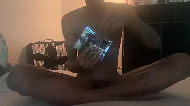 ITSONLYKENNY online show from February 19, 10:23 am