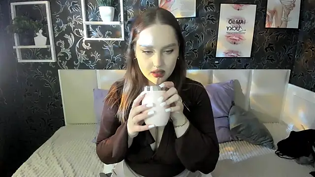 SofiaLovelyC online show from May 8, 6:06 am