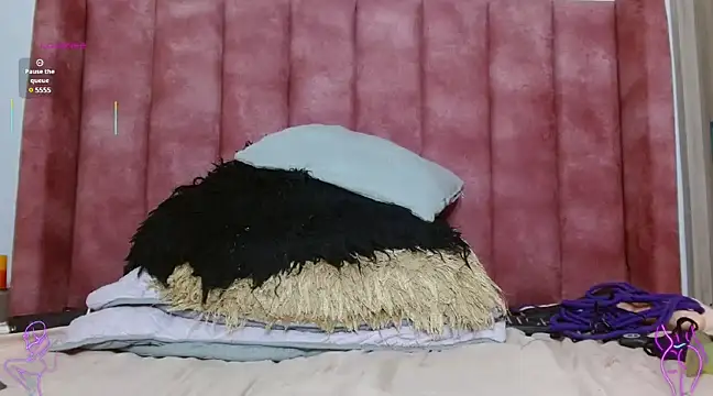 Snapshot of jolie_colette chatting on March 1, 12:39 am jolie colette online show from March 1, 12:39 am