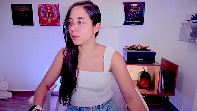 adriana  sosa  online show from December 5, 11:12 pm