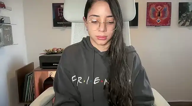 adriana  sosa  online show from January 4, 10:13 pm