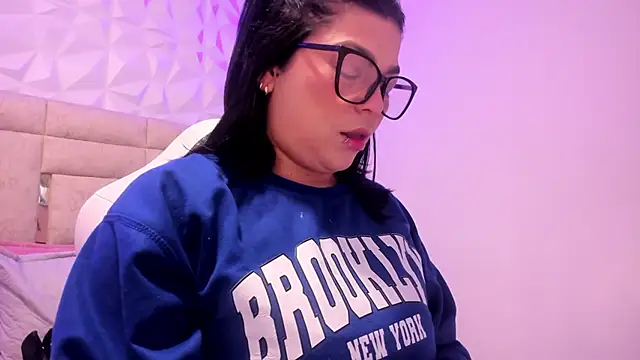 PauletteJ online show from March 19, 11:32 am