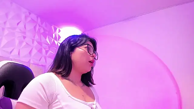 PauletteJ online show from January 6, 11:47 am