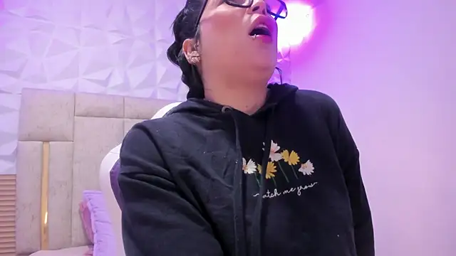 PauletteJ online show from February 25, 12:05 pm