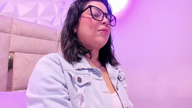 PauletteJ online show from February 24, 11:55 am