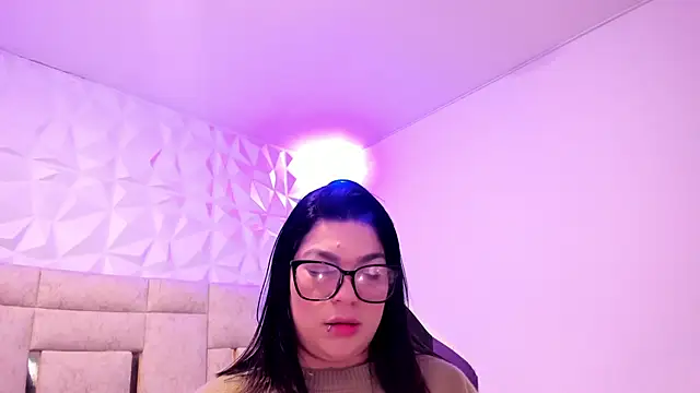 PauletteJ online show from March 12, 12:20 pm