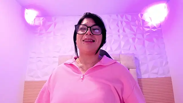 Snapshot of PauletteJ chatting on May 25, 11:42 am PauletteJ online show from May 25, 11:42 am