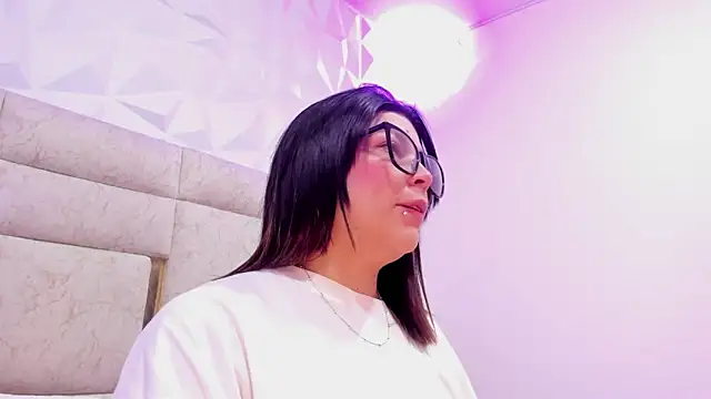 PauletteJ online show from November 11, 12:00 pm