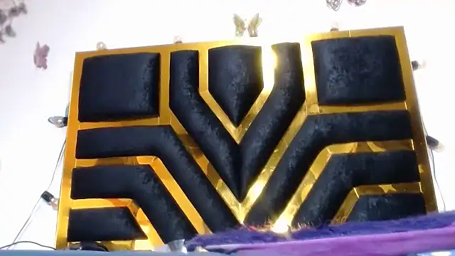 Helennahot online show from April 10, 6:37 pm