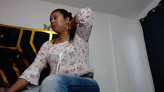 Helennahot online show from February 16, 4:53 pm