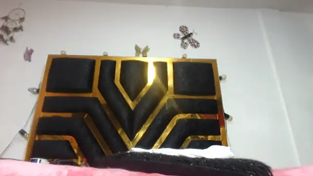 Helennahot online show from March 24, 6:30 pm