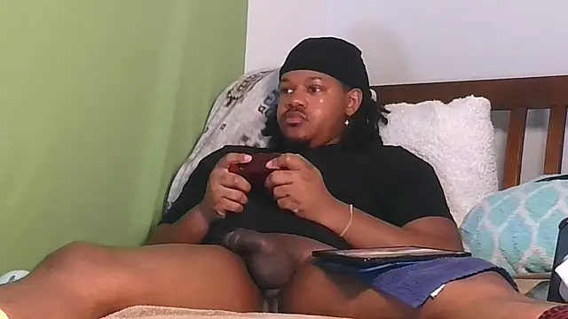 Carolinayoungin online show from October 30, 7:00 pm