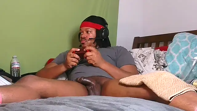 Carolinayoungin online show from November 12, 8:34 pm