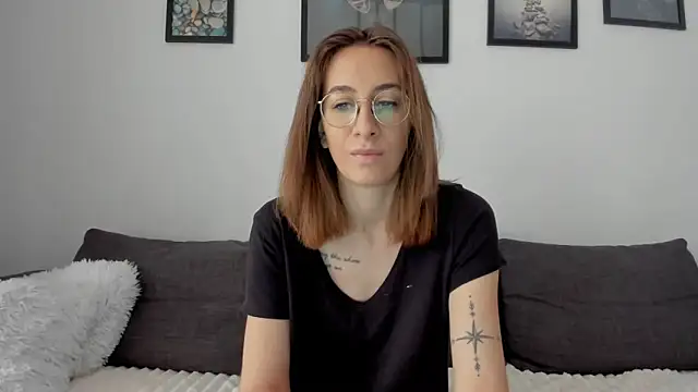 DesireMore90 online show from February 5, 12:01 pm