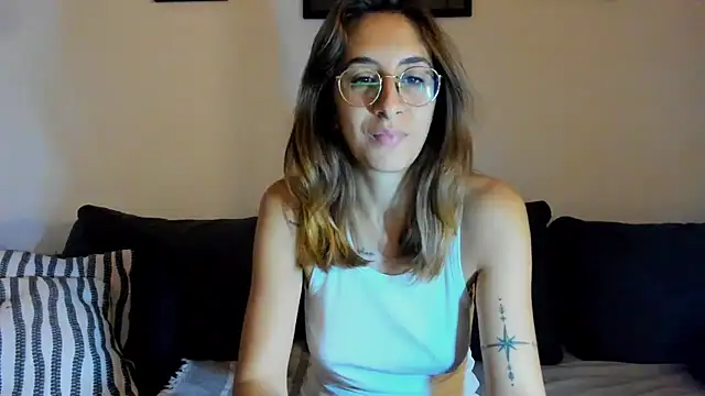 Snapshot of DesireMore90 chatting on October 10, 9:04 pm DesireMore90 online show from October 10, 9:04 pm