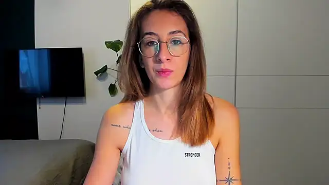 DesireMore90 online show from November 15, 9:35 am