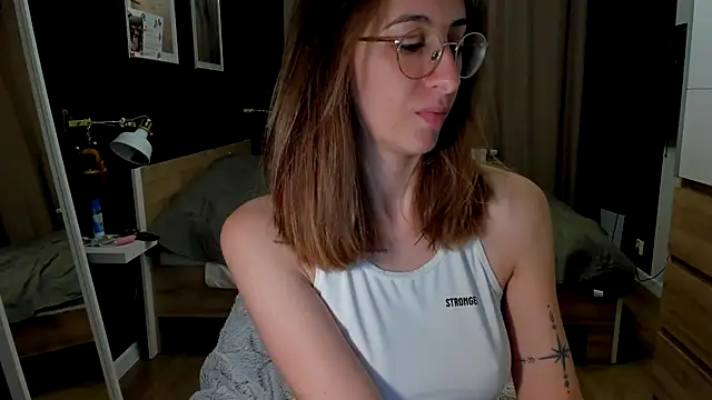 Snapshot of DesireMore90 chatting on May 14, 7:44 pm DesireMore90 online show from May 14, 7:44 pm