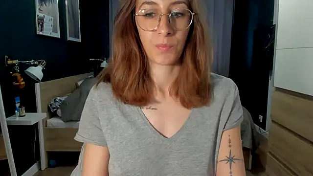 Snapshot of DesireMore90 chatting on April 20, 3:46 pm DesireMore90 online show from April 20, 3:46 pm