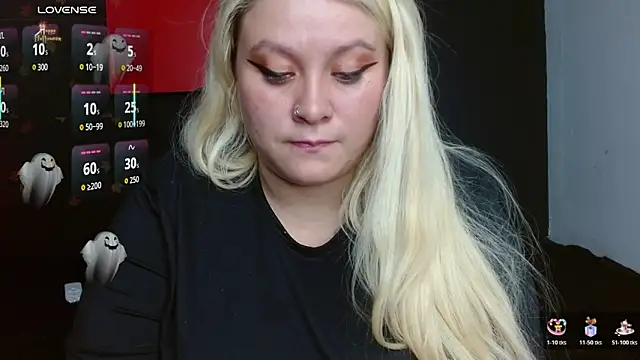 Snapshot of miley_jensen chatting on October 30, 10:06 pm miley jensen online show from October 30, 10:06 pm