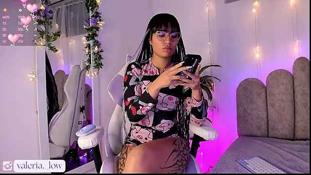 nahia low online show from December 17, 5:34 am