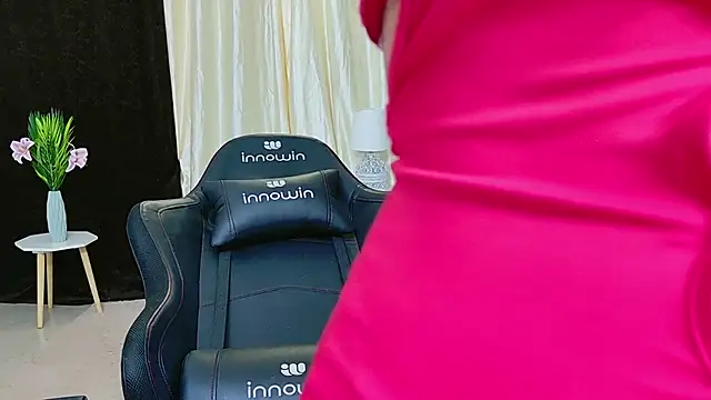 GODDESS SHANAYA online show from February 6, 1:10 pm