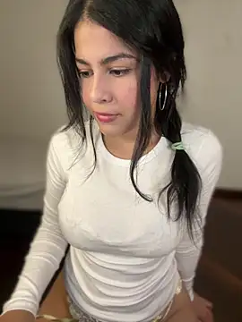 CuteKira7 online show from May 3, 3:00 am