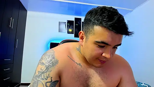 Snapshot of thiago_cp chatting on March 18, 7:55 am thiago cp online show from March 18, 7:55 am