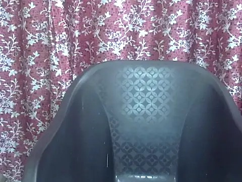 Lusty Wife1 online show from April 29, 7:53 pm