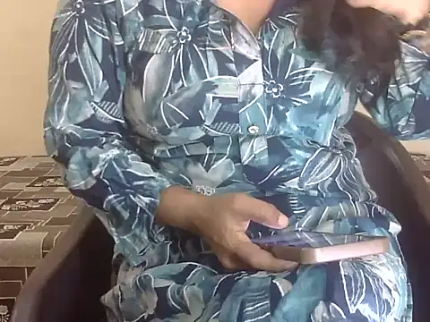 Snapshot of Lusty_Wife1 chatting on September 13, 10:04 am Lusty Wife1 online show from September 13, 10:04 am