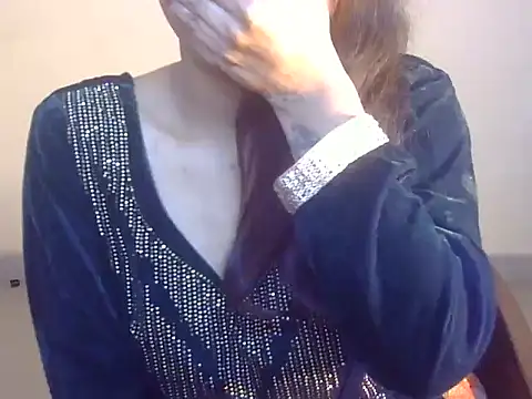 Snapshot of Lusty_Wife1 chatting on December 25, 9:22 pm Lusty Wife1 online show from December 25, 9:22 pm