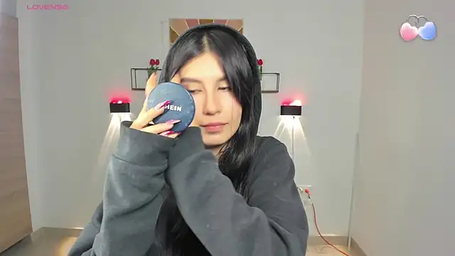 emily villamil online show from March 27, 9:05 pm