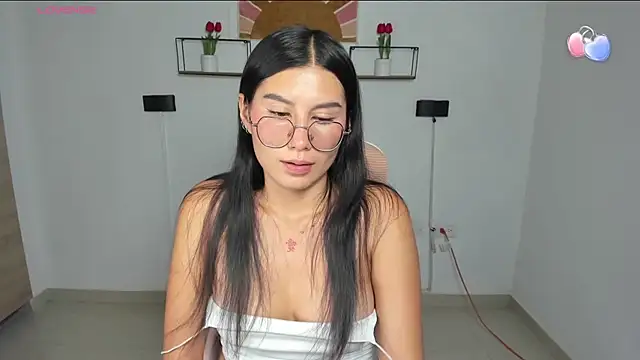 emily villamil online show from June 25, 10:37 pm