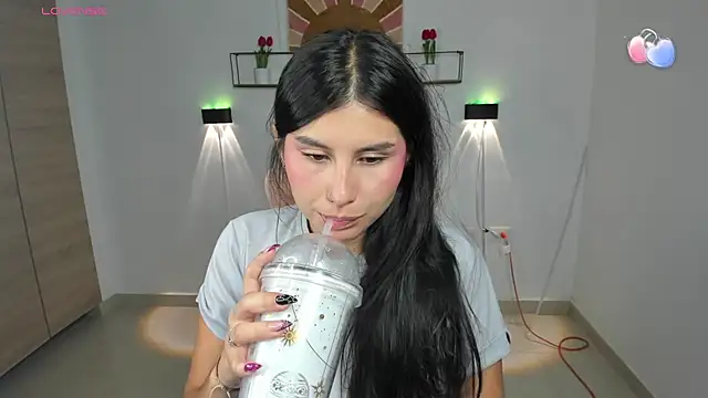 emily villamil online show from April 22, 9:10 pm