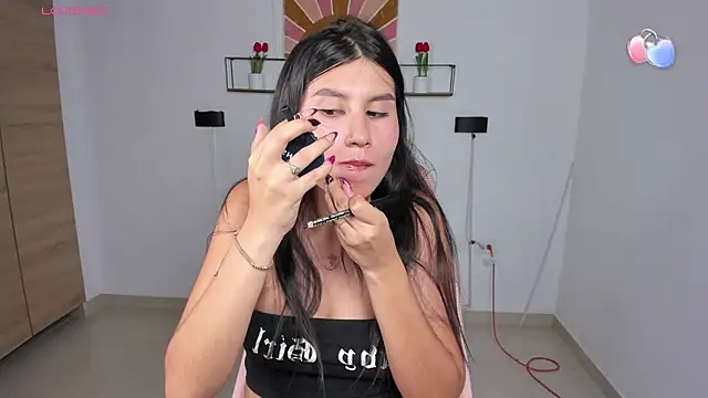 emily villamil online show from April 20, 11:39 pm