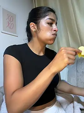 AgathaGeorgiou online show from April 28, 10:36 pm