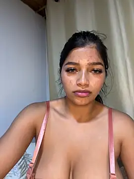 Snapshot of AgathaGeorgiou chatting on November 10, 11:43 pm AgathaGeorgiou online show from November 10, 11:43 pm