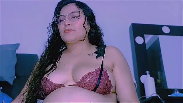 Snapshot of KathieBurning chatting on November 22, 7:13 pm KathieBurning online show from November 22, 7:13 pm