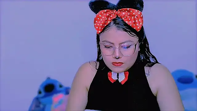 Snapshot of KathieBurning chatting on October 31, 3:52 pm KathieBurning online show from October 31, 3:52 pm