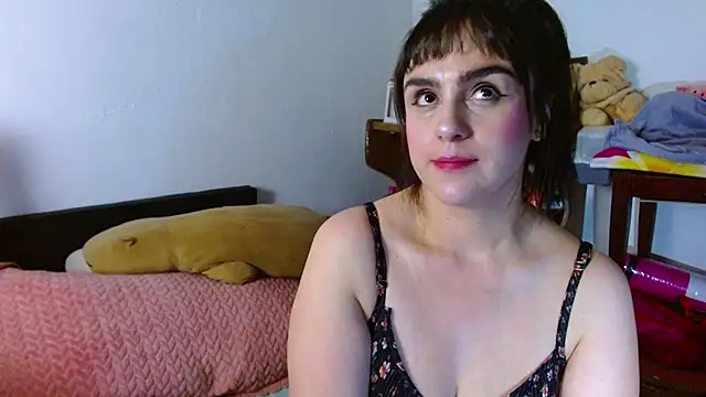 Snapshot of collette_beaufoy_ chatting on May 21, 4:10 am collette beaufoy online show from May 21, 4:10 am