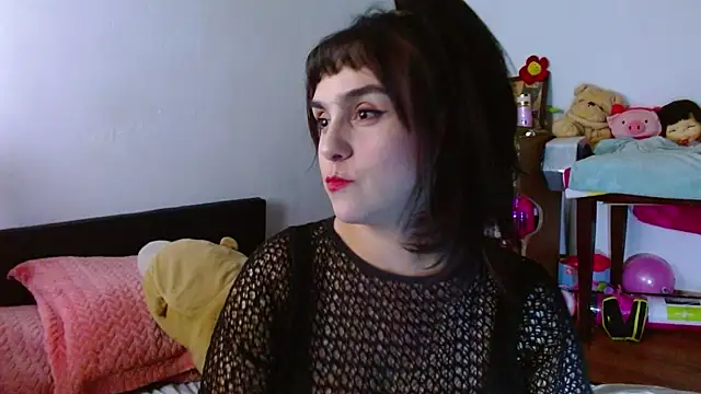 Snapshot of collette_beaufoy_ chatting on July 18, 12:19 am collette beaufoy online show from July 18, 12:19 am