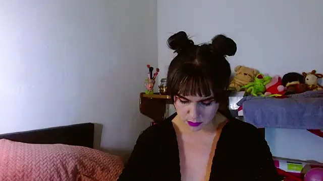 Snapshot of collette_beaufoy_ chatting on June 17, 7:08 am collette beaufoy online show from June 17, 7:08 am