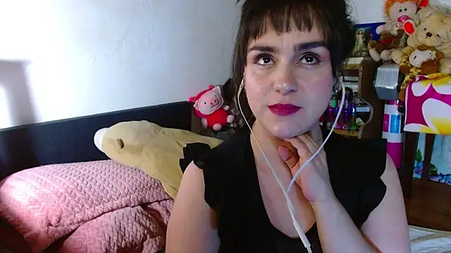Snapshot of collette_beaufoy_ chatting on May 4, 5:44 am collette beaufoy online show from May 4, 5:44 am